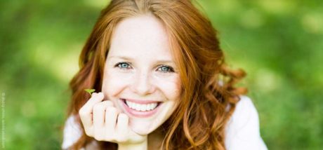 Weisse Zähne und was die Mundflora über unsere Gesundheit aussagen kann